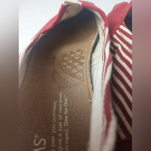 TOMS Slip On Comfort Flats Shoes, Red White,Womens Size 9.5 - Picture 8 of 9